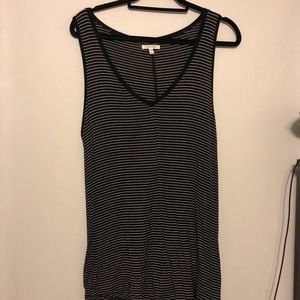 V-neck tank, perfect condition, only worn twice
